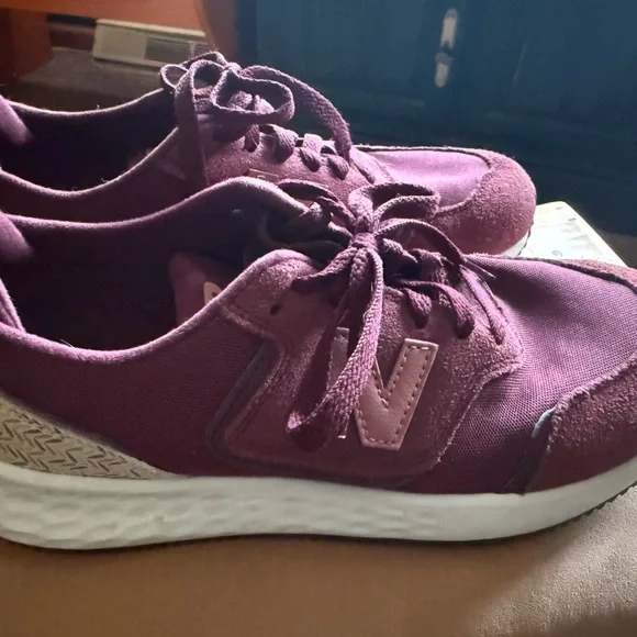 Women's New Balance Fresh Foam X70 V1 Sneaker - Picture 1 of 4